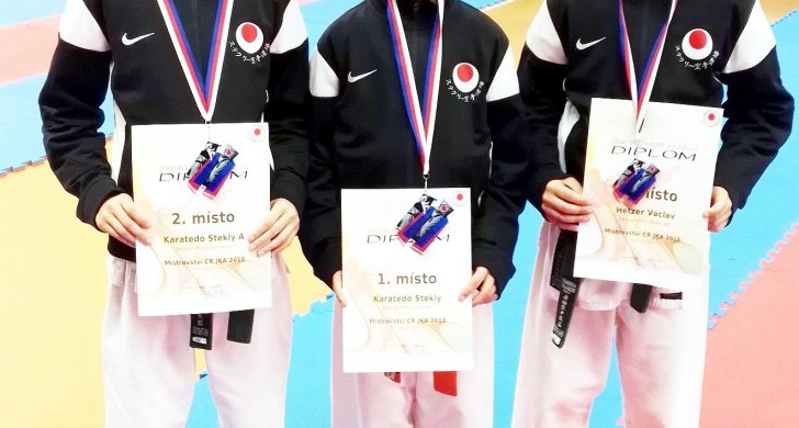 45_KARATE STEKLÝ.jpg